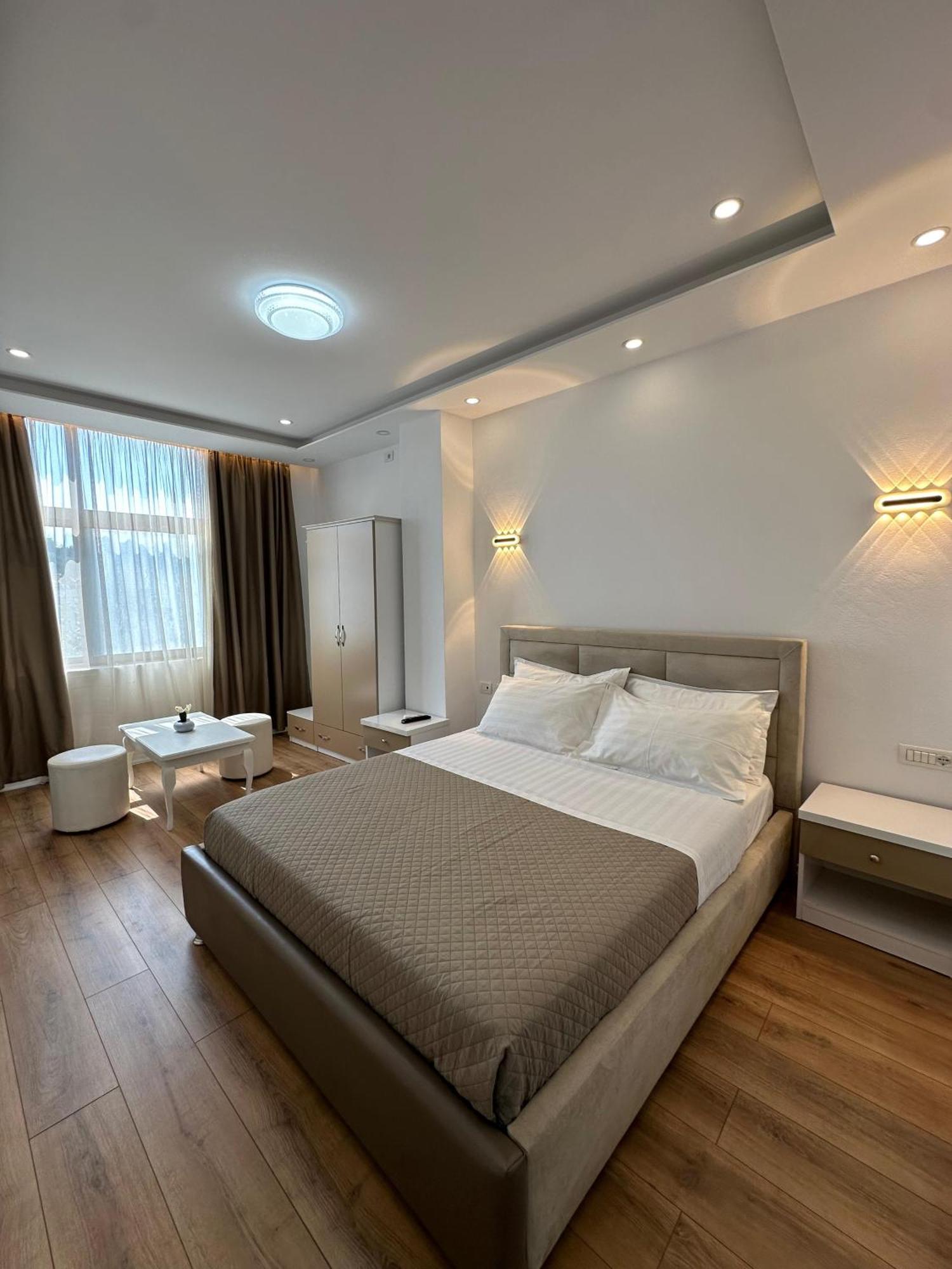 טיראנה Hotel Arberia מראה חיצוני תמונה