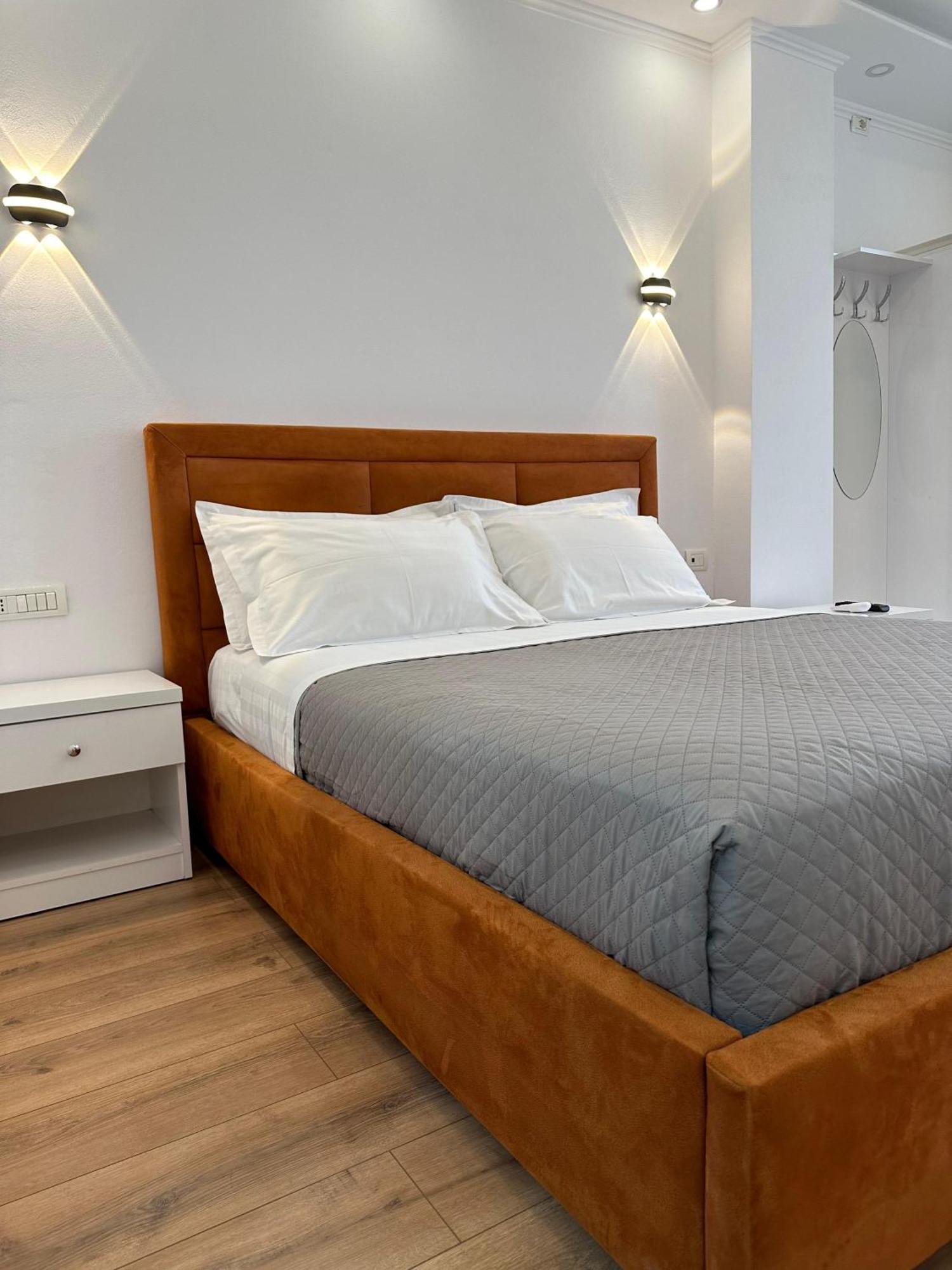 טיראנה Hotel Arberia מראה חיצוני תמונה