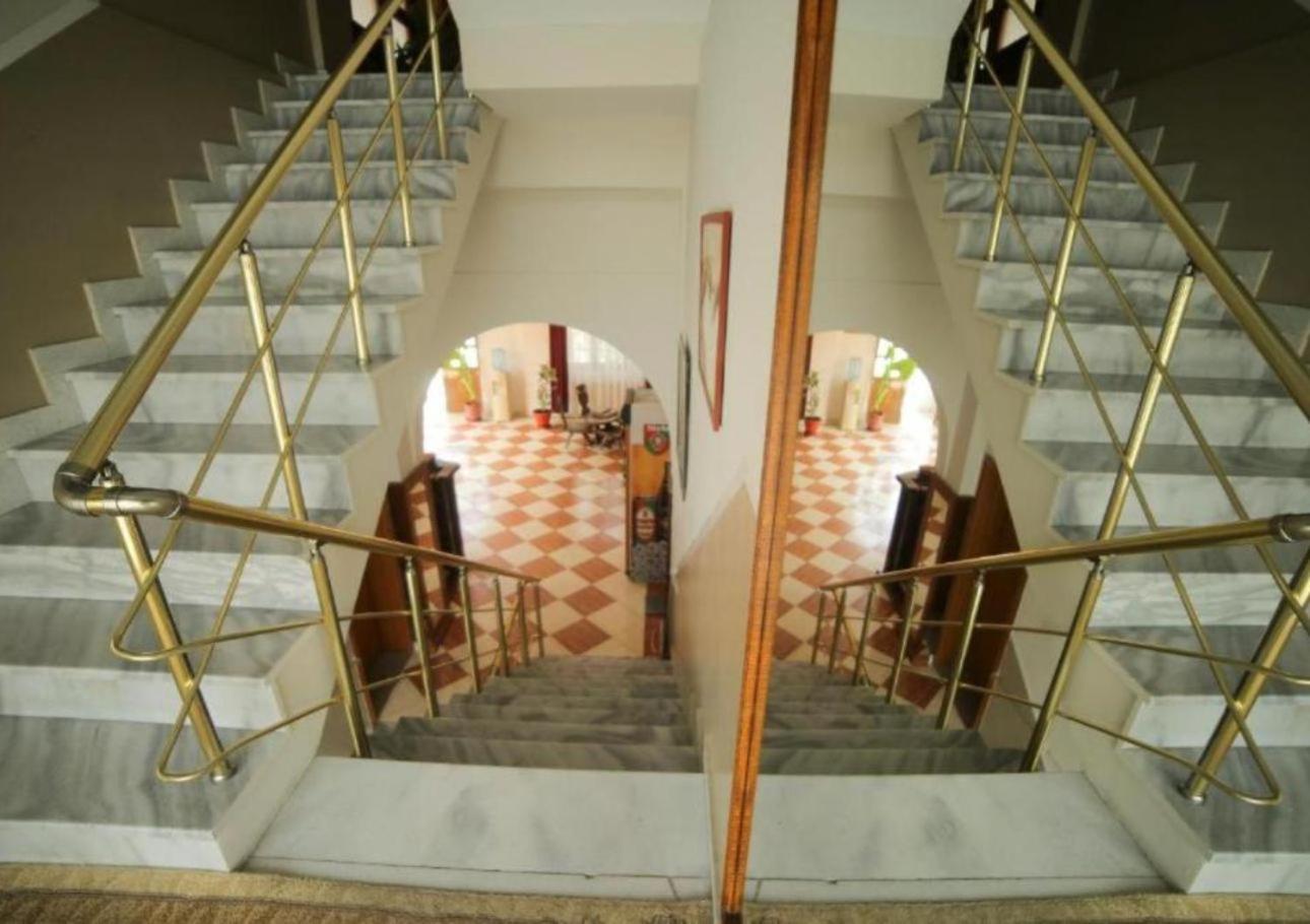 טיראנה Hotel Arberia מראה חיצוני תמונה