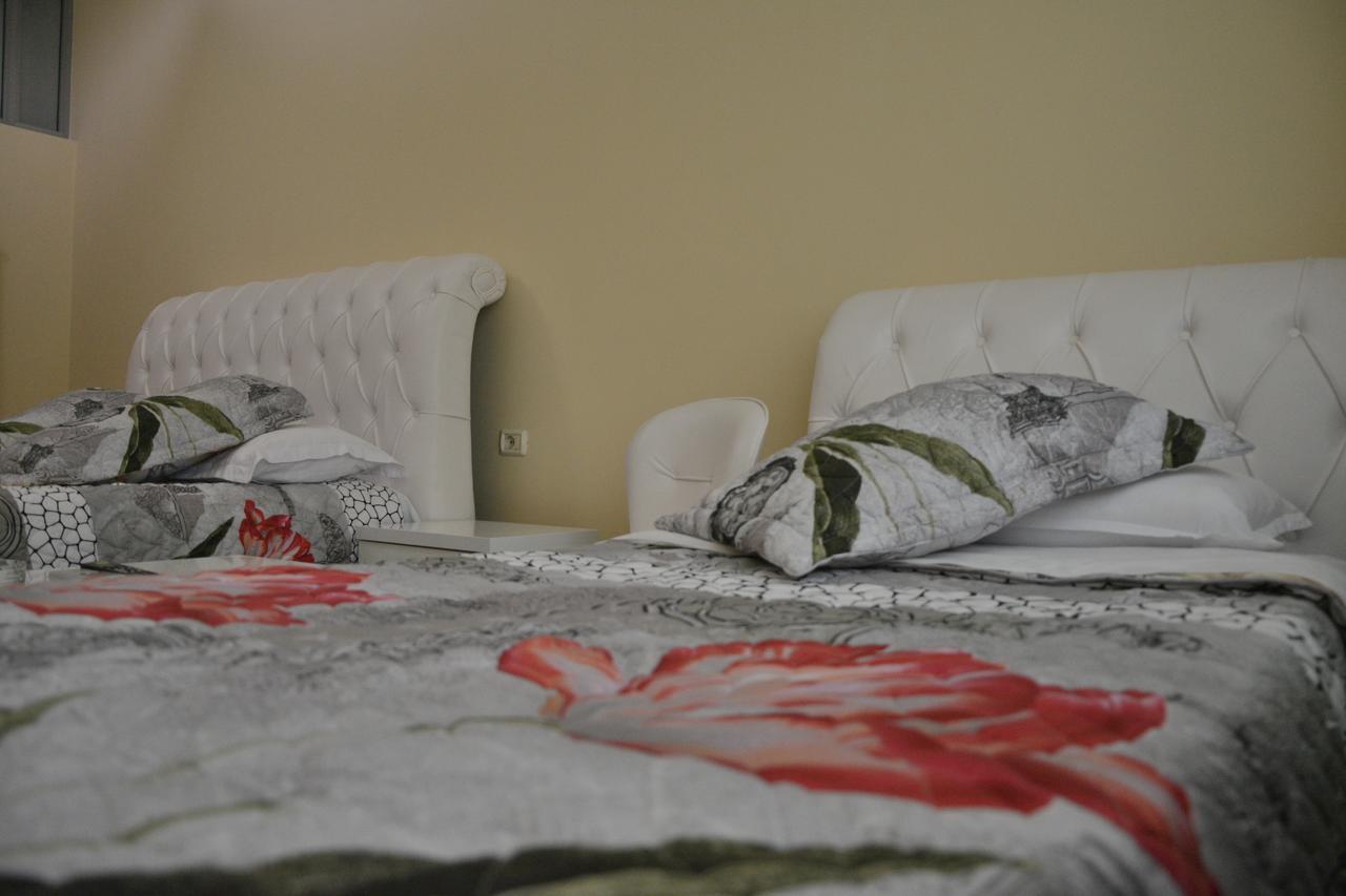 טיראנה Hotel Arberia מראה חיצוני תמונה
