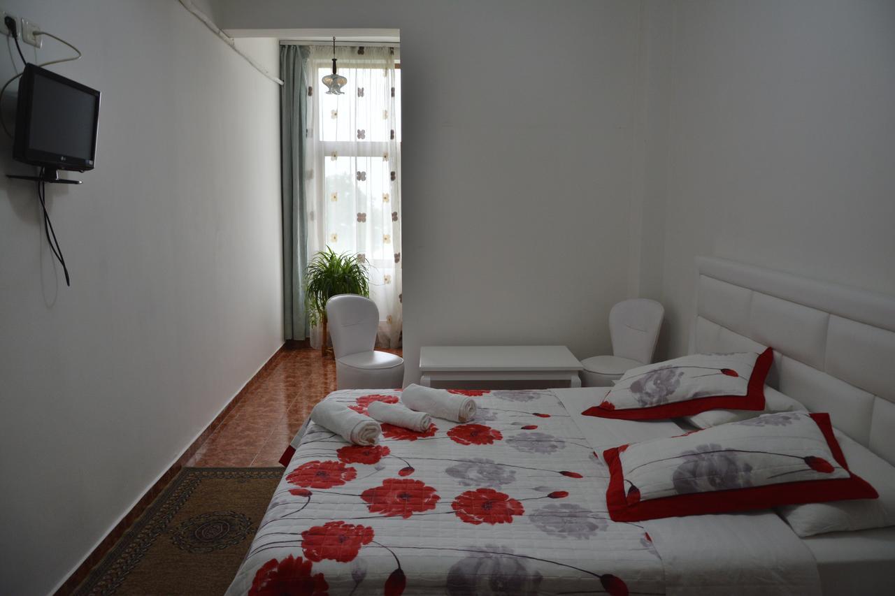 טיראנה Hotel Arberia מראה חיצוני תמונה