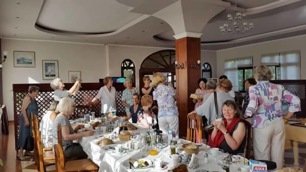 טיראנה Hotel Arberia מראה חיצוני תמונה