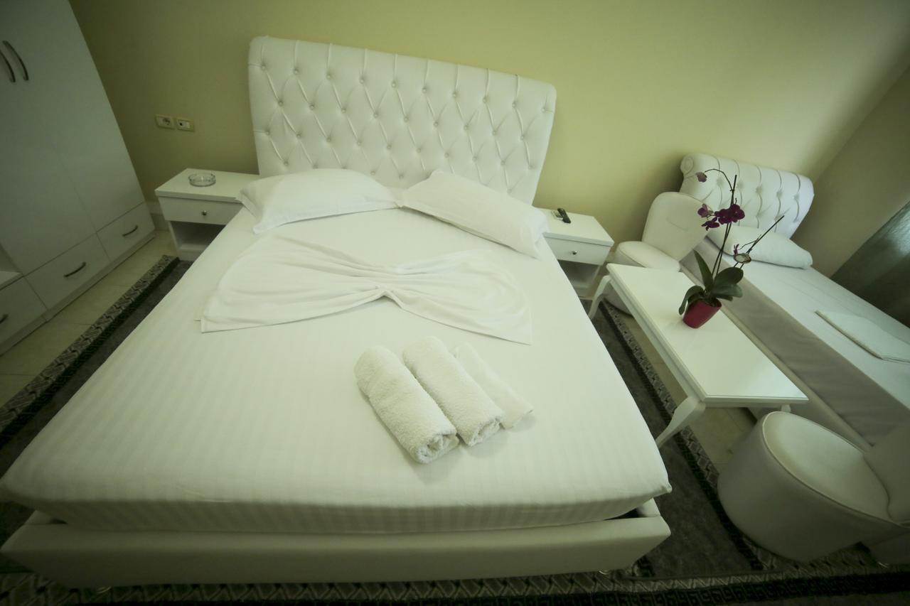 טיראנה Hotel Arberia מראה חיצוני תמונה